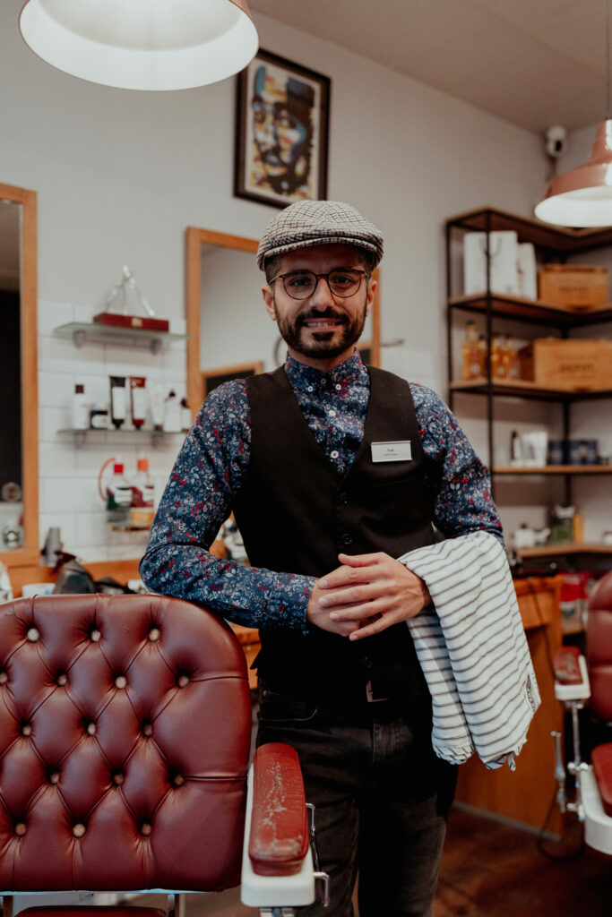Moderne Männertrends, Haar- und Bartpflege in Top-Barbershop Wien