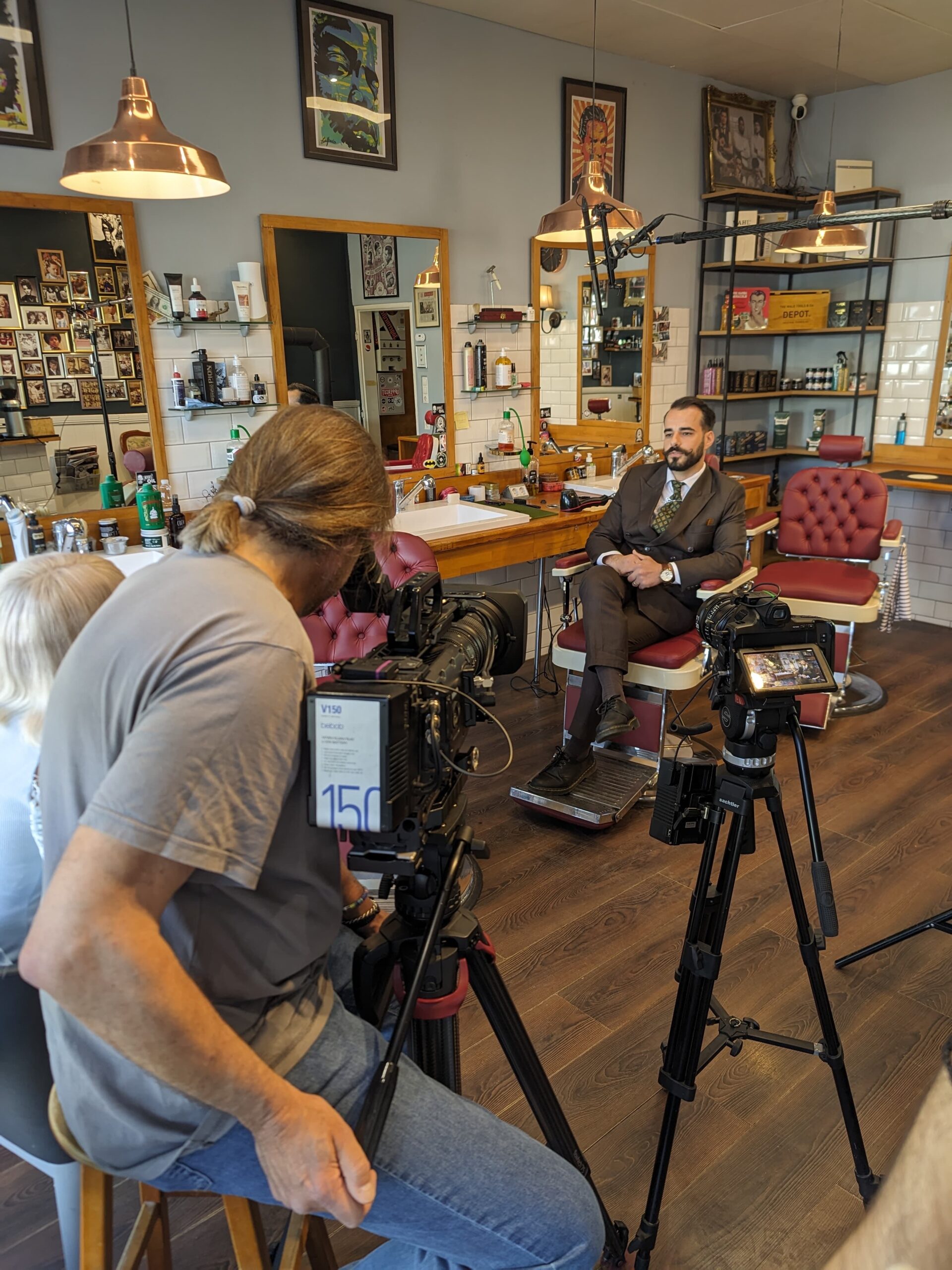 ORF-Dreh mit Firat Dag bei Dagy's Barbershop
